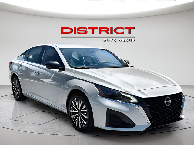 Glacier White 2025 Nissan Altima Sedan Front-Wheel Drive Continuously Variable Transmission
