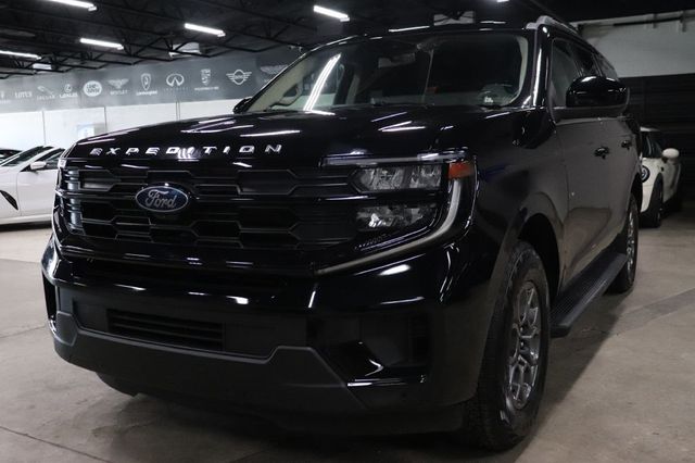 Black Metallic 2025 Ford Expedition Active RWD SUV / Crossover 4X2 Automatic