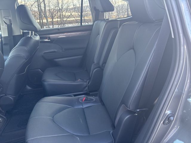 used 2023 Toyota Highlander car, priced at $39,529
