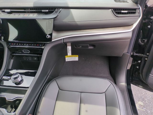 new 2026 Jeep Grand Cherokee car, priced at $43,186