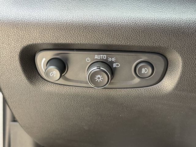 2021 Chevrolet Traverse Premier Silver at Community Honda