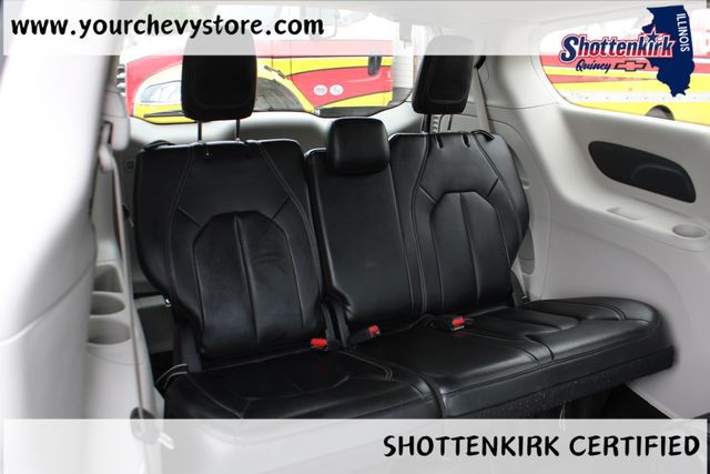 Used 2024 Chrysler Pacifica Van