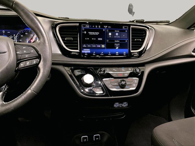 2021 Chrysler Pacifica Touring - 5