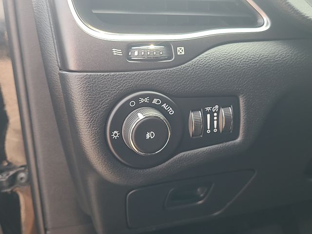 Used 2020 Jeep Cherokee SUV