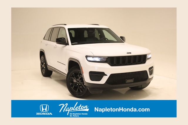 Bright White Clearcoat 2024 Jeep Grand Cherokee Altitude 4WD SUV / Crossover Four-Wheel Drive 8-Speed Automatic