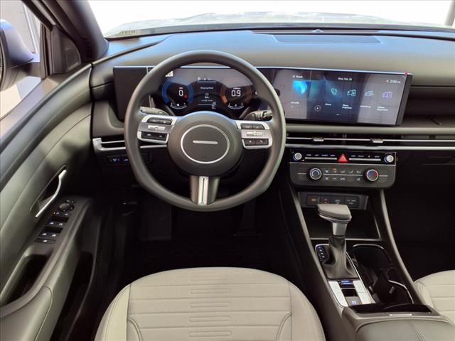 2025 Hyundai Santa Cruz SE photo