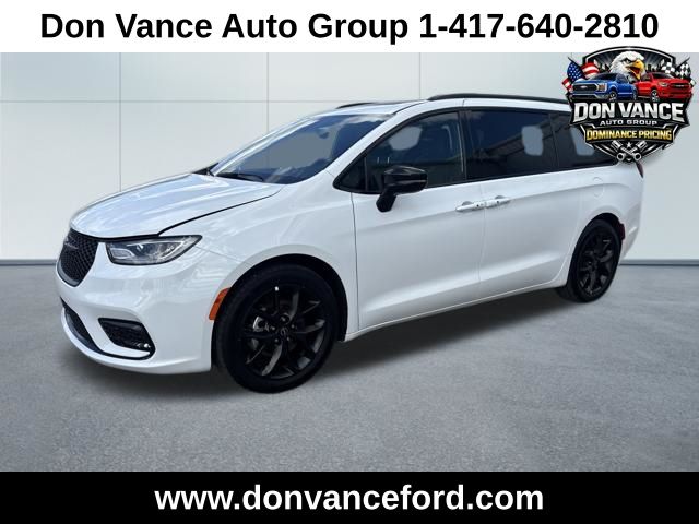 Bright White Clearcoat 2025 Chrysler Pacifica Limited FWD Minivan Front-Wheel Drive 9-Speed Automatic