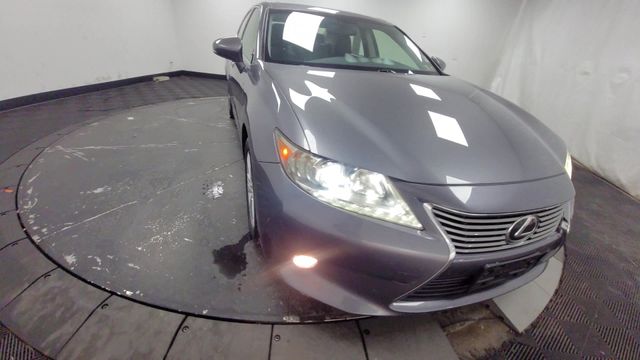 2013 – Lexus – ES
