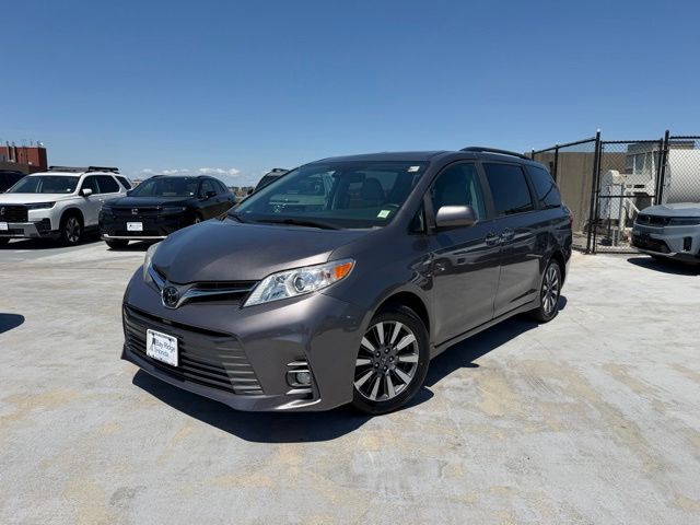 2020 Toyota Sienna XLE V6 AWD 7-Passenger's photo