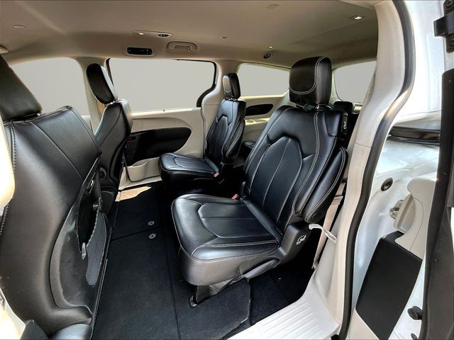 Used 2024 Chrysler Pacifica Van