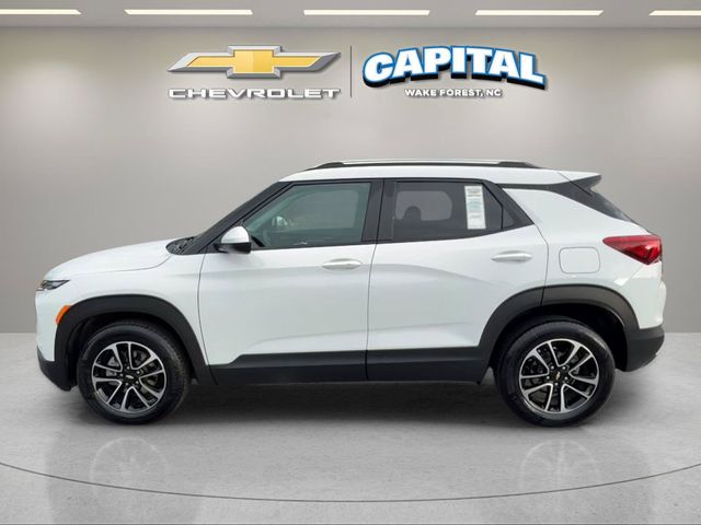 Used 2025 White Chevrolet LT image 2