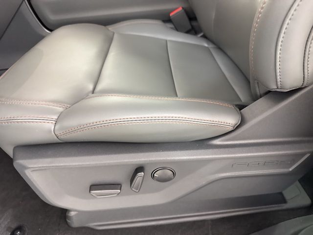 2025 Star White Metallic Tri-Coat Ford Expedition Max 4X4 SUV