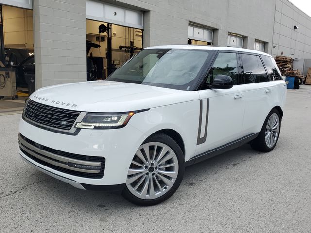 Fuji White 2026 Land Rover Range Rover P400 SE AWD SUV / Crossover All-Wheel Drive 8-Speed Automatic