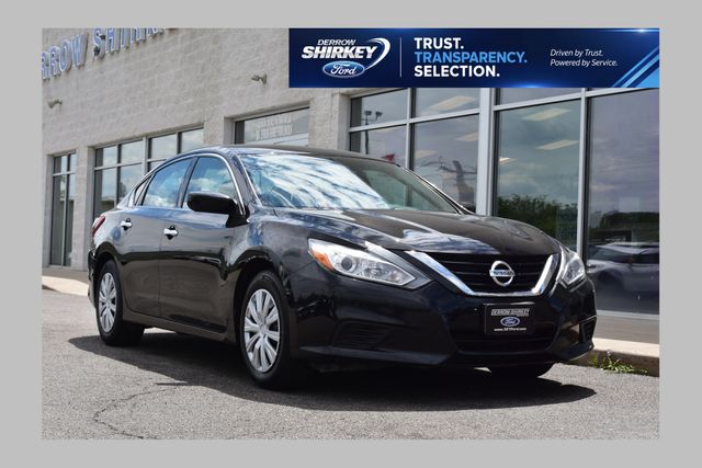 Super Black Clearcoat 2018 Nissan Altima Sedan Front-Wheel Drive Continuously Variable Transmission