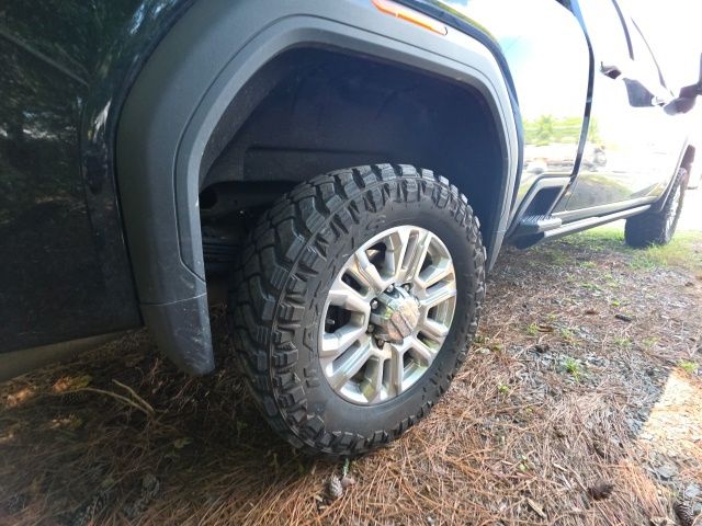 Used 2021 Black GMC Denali image 10