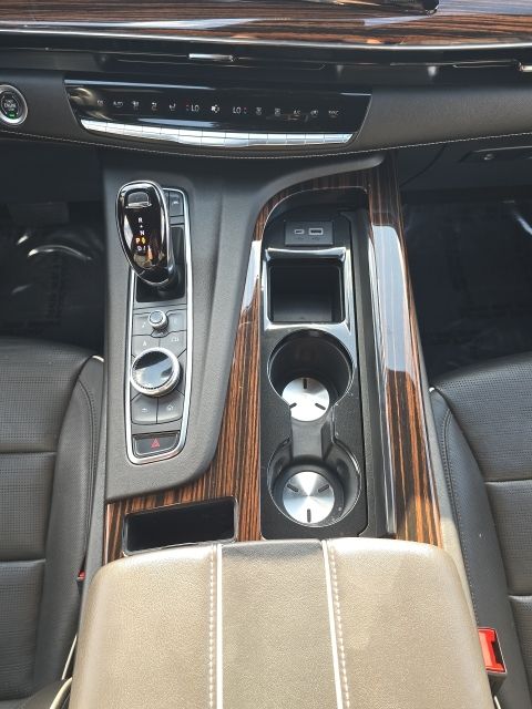 2024 Cadillac Escalade ESV Premium:C02484