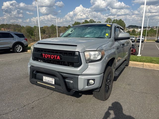 Cement 2017 Toyota Tundra SR5 CrewMax 5.7L FFV 4WD Pickup Truck Four-Wheel Drive 6-Speed Automatic Overdrive