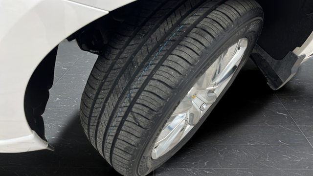 Used 2022 Iridescent Pearl Tricoat Chevrolet High Country image 39