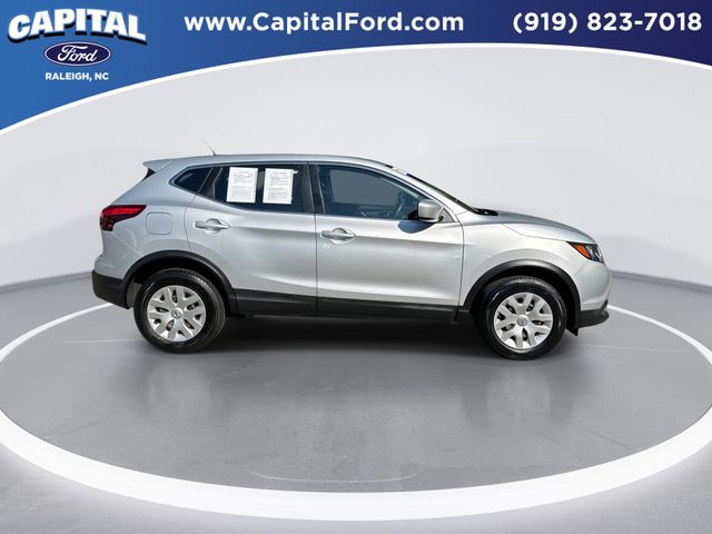 Used 2019 Silver Nissan S image 9
