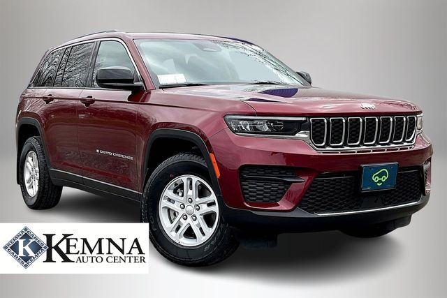 Velvet Red Pearlcoat 2023 Jeep Grand Cherokee Laredo 4WD SUV / Crossover Four-Wheel Drive 8-Speed Automatic