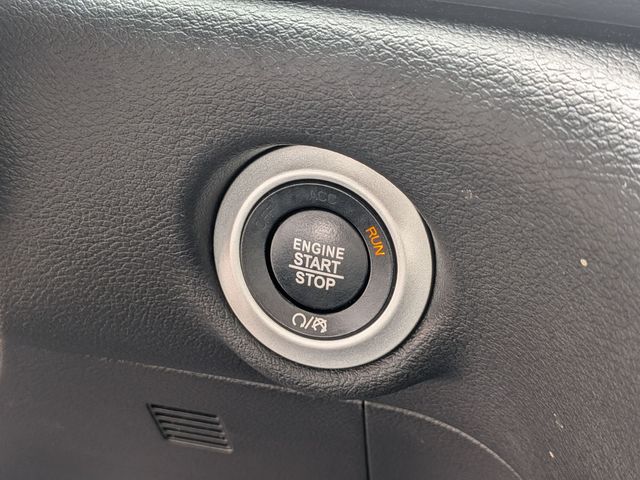 2019 Chrysler Pacifica - Image 22
