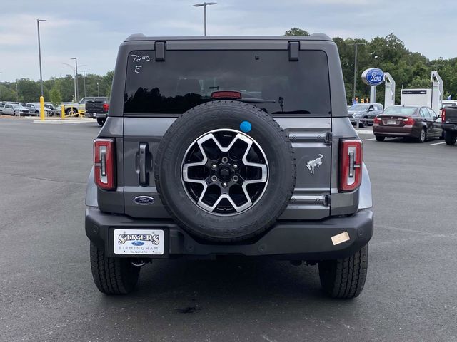 2024 Ford Bronco Outer Banks 23