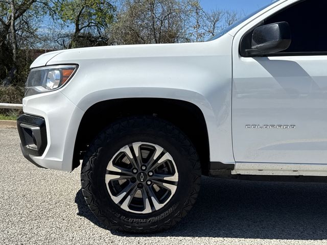 Used 2022 White Chevrolet Z71 image 5