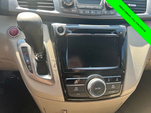 Used 2016 White Diamond Pearl Honda EX image 24
