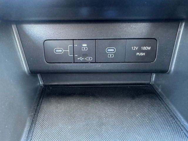 Used 2025 White Hyundai SEL image 30
