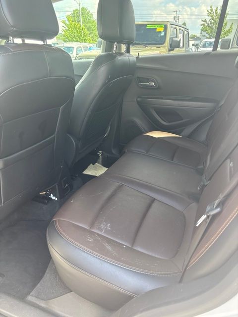 Used 2015 White Chevrolet LTZ image 9