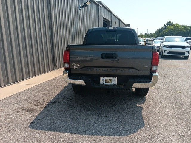 Used 2022 Toyota Tacoma TRD Off-Road with VIN 3TMCZ5AN4NM475052 for sale in Kansas City