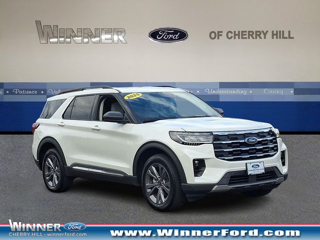 White Metallic 2025 Ford Explorer Active AWD SUV / Crossover All-Wheel Drive Automatic