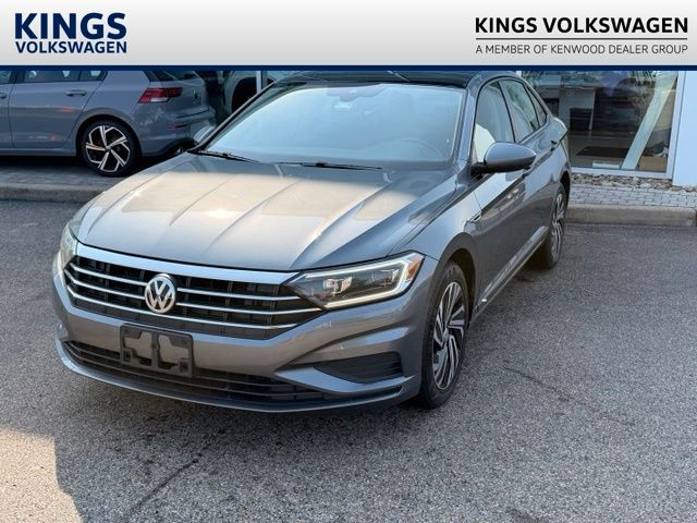Platinum Gray Metallic 2021 Volkswagen Jetta Sedan Front-Wheel Drive 8-Speed Automatic