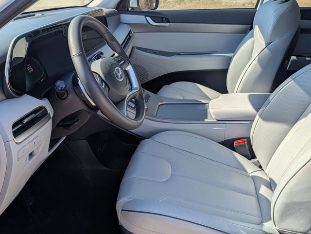 Used 2025 White Hyundai SEL image 12