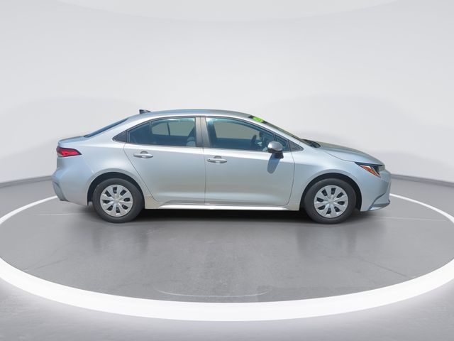 Used 2022 Silver Toyota L image 9
