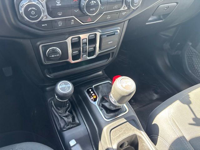 Used 2022 Black Jeep Unlimited Sport Altitude image 27