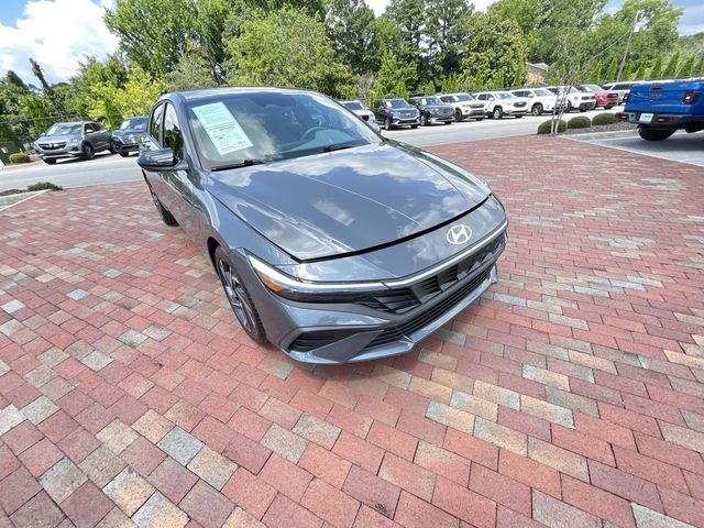 Used 2025 Hyundai Elantra Sedan