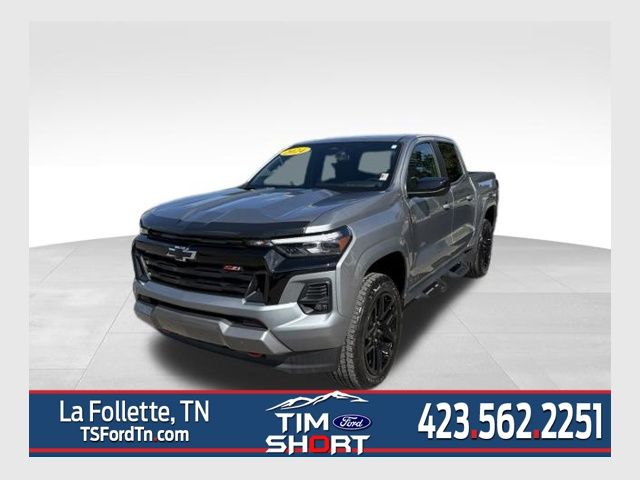 Sterling Gray Metallic 2024 Chevrolet Colorado Pickup Truck Four-Wheel Drive 8-Speed Automatic