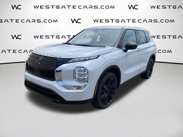 Diamond White 2026 Mitsubishi Outlander LE FWD SUV / Crossover Front-Wheel Drive Continuously Variable Transmission