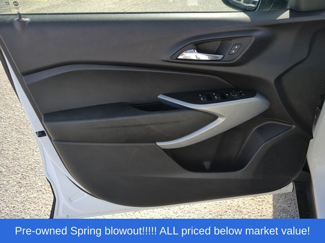 Used 2025 Summit White Chevrolet LS image 20