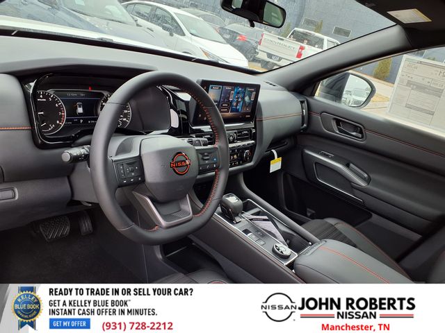 View vehicle photo 4