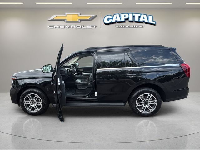 Used 2025 Black Ford Active image 9
