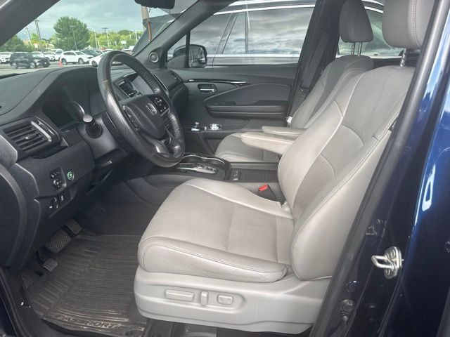 Used 2019 Blue Honda Touring image 5