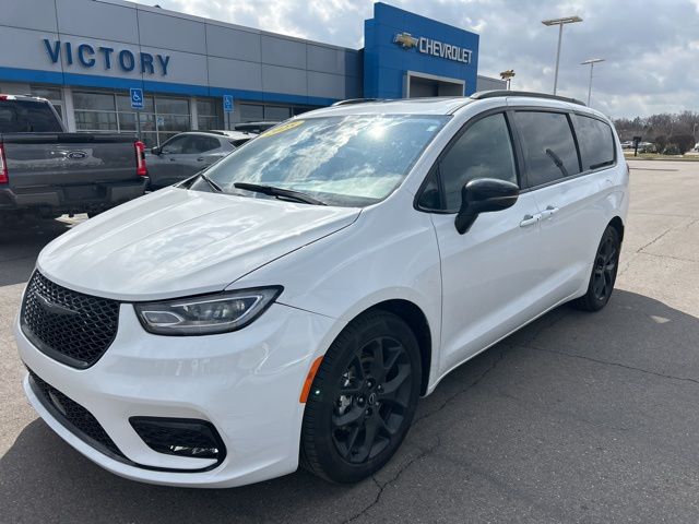 2025 Chrysler Pacifica Limited FWD