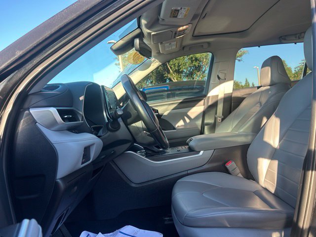 Used 2021 Toyota Highlander SUV