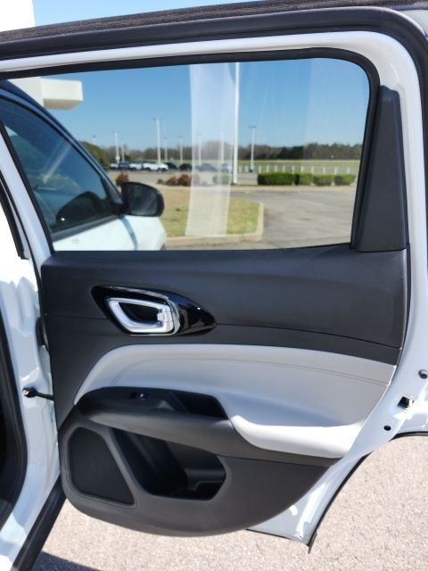 Used 2024 White/off-white Jeep Limited image 37