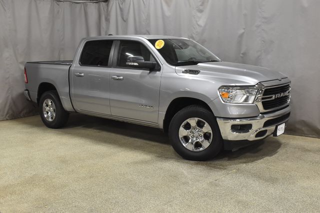 View vehicle photo 4