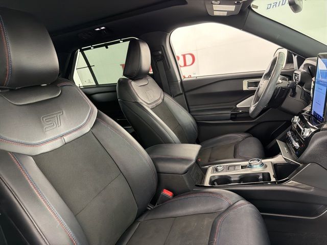 2023 Star White Metallic Tri-Coat Ford Explorer ST 4X4 SUV