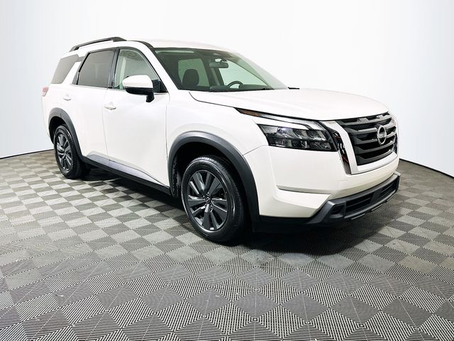 Pearl White Tricoat 2024 Nissan Pathfinder SUV / Crossover Front-Wheel Drive 9-Speed Automatic
