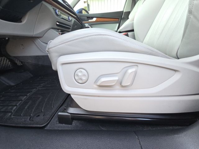 2022 Audi Q5 e:46803A